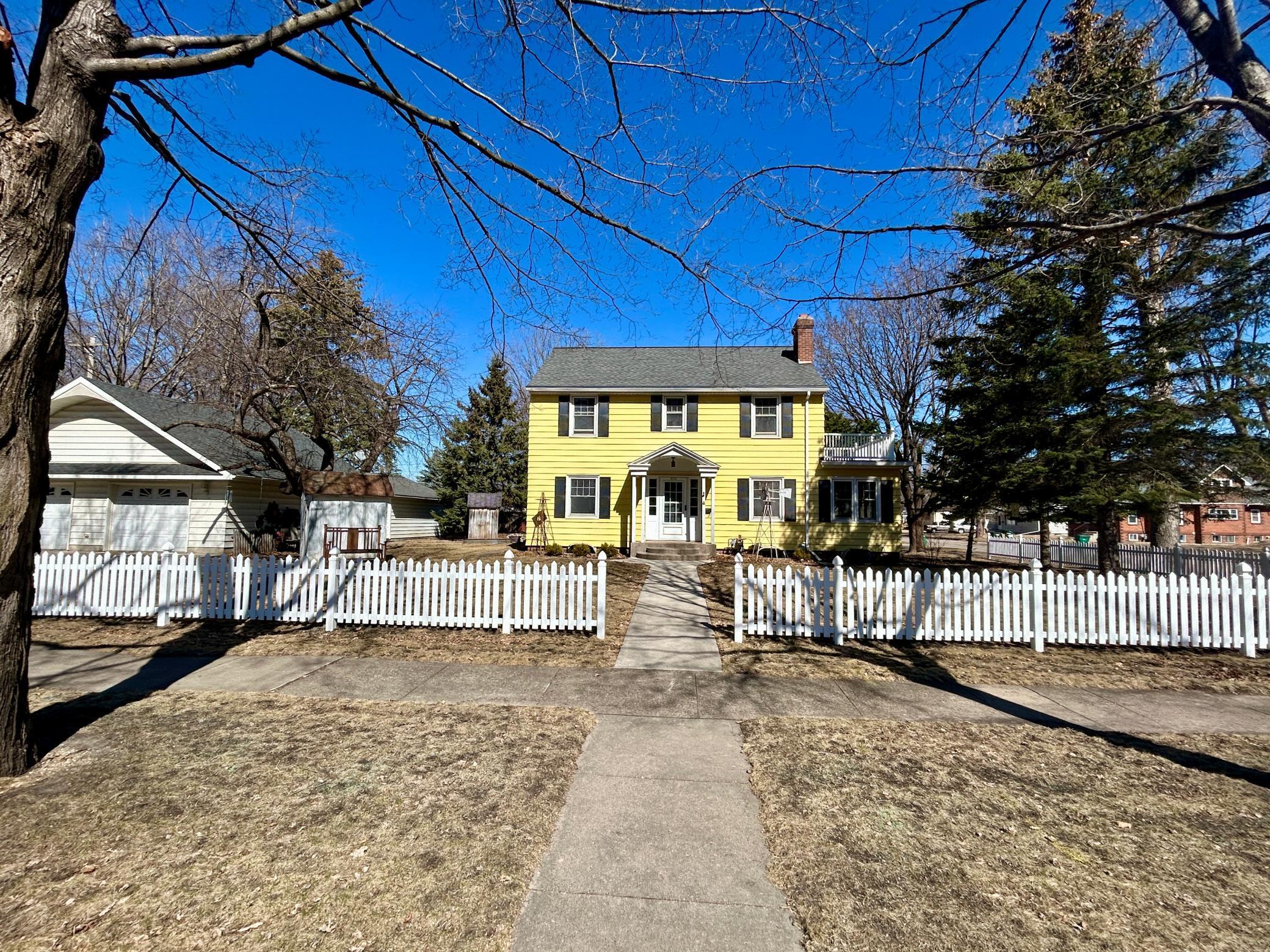 15th St E, Glencoe, MN 55336