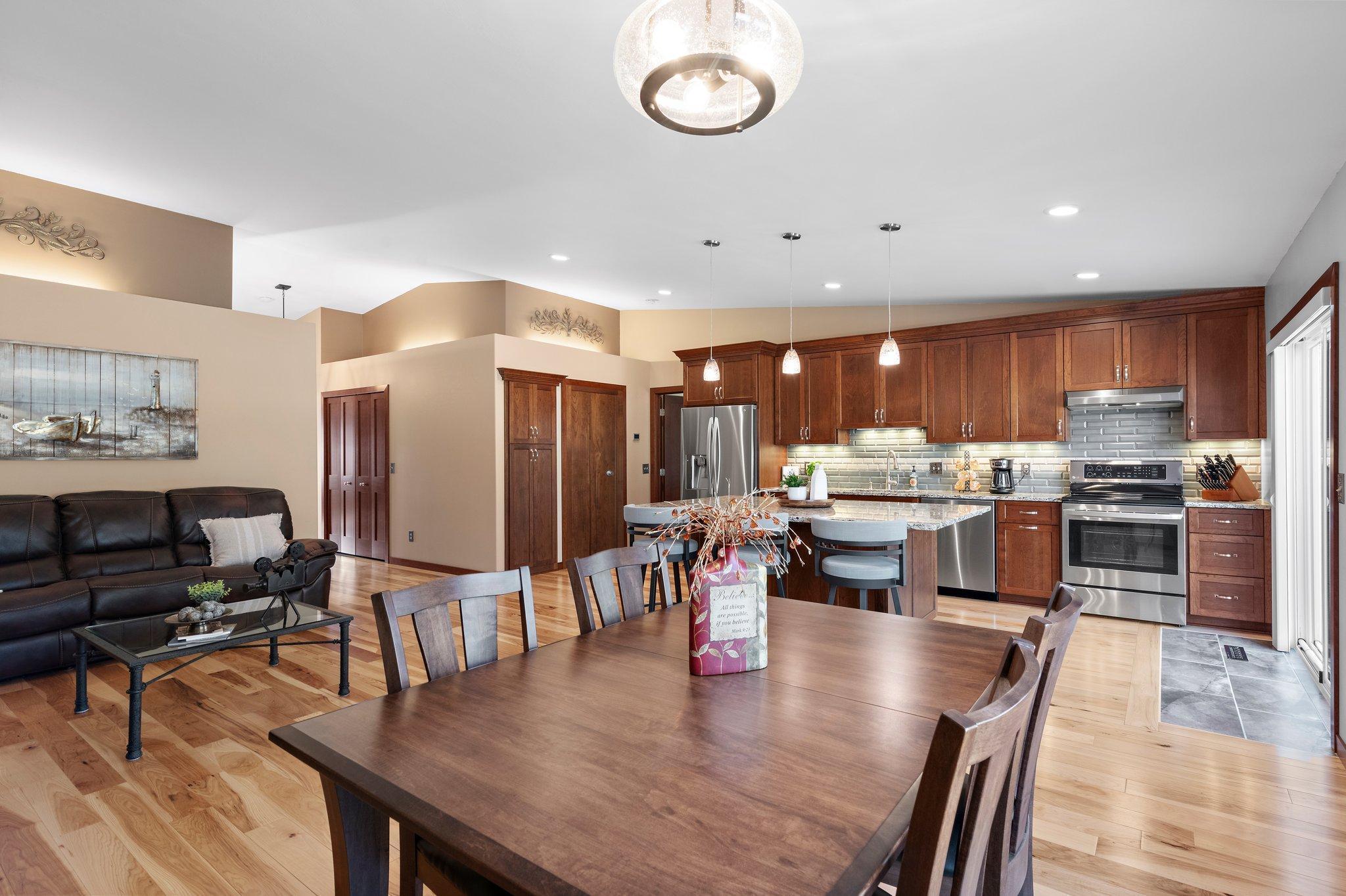 Zinnia Ln N, Minneapolis, MN 55441
