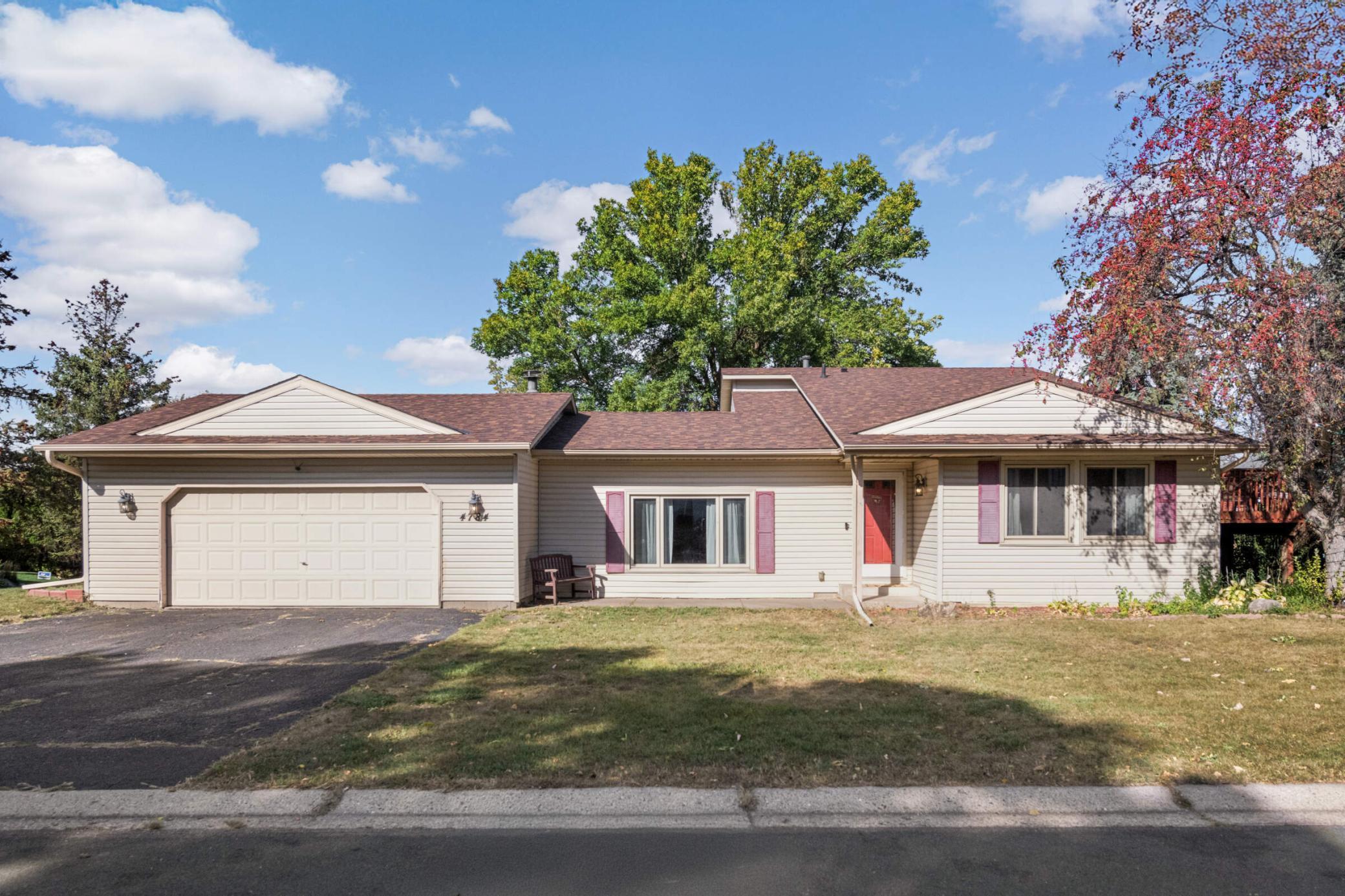 Natchez Ct, Savage, MN 55378