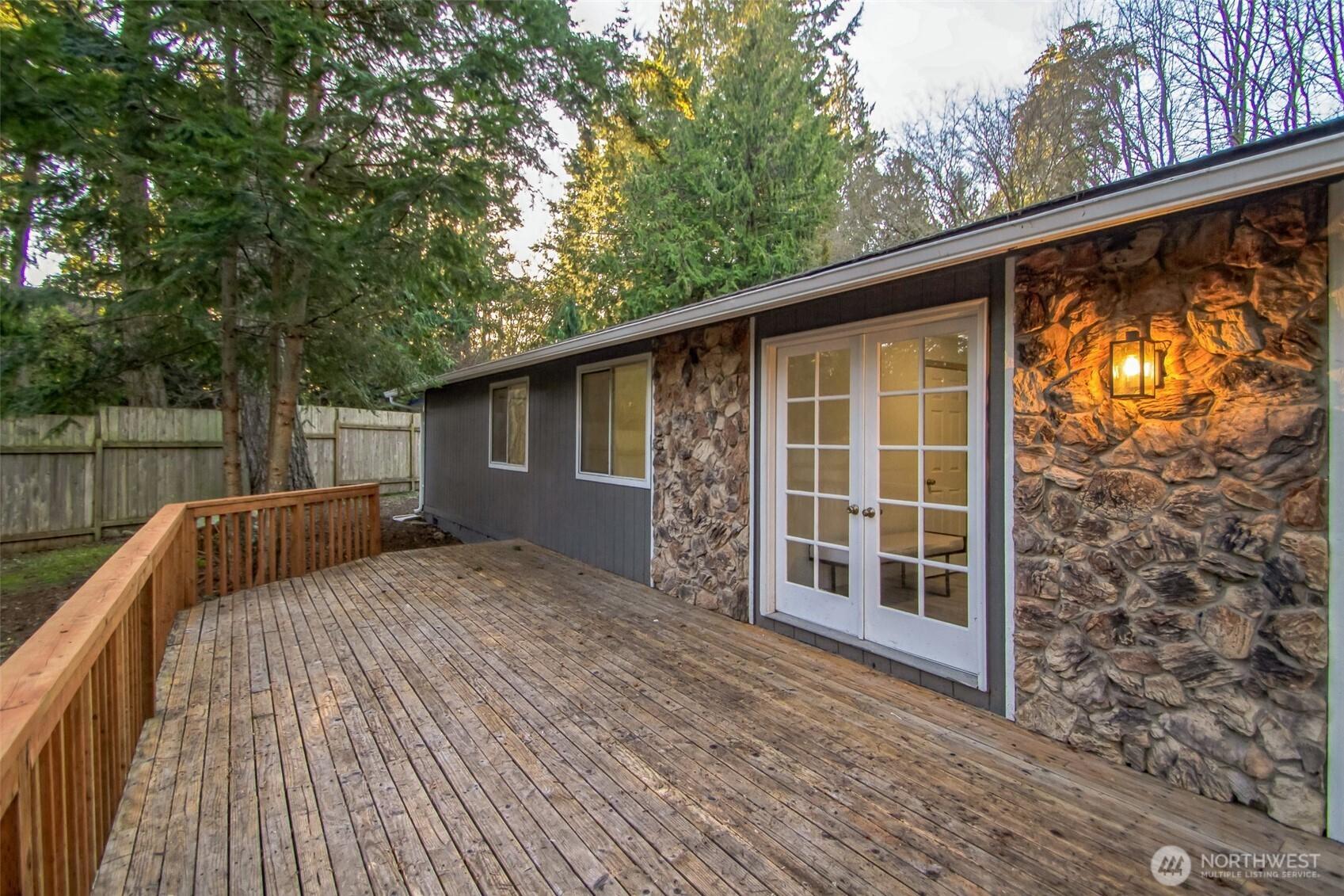 Nachant Dr Ne, Indianola, WA 98342