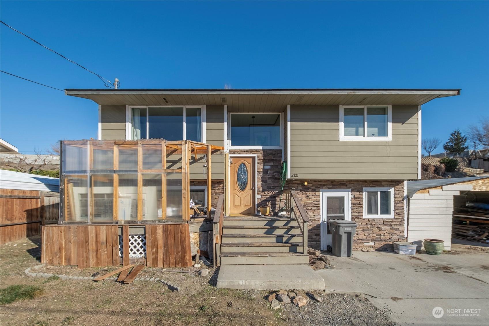 S Majestic Dr, East Wenatchee, WA 98802