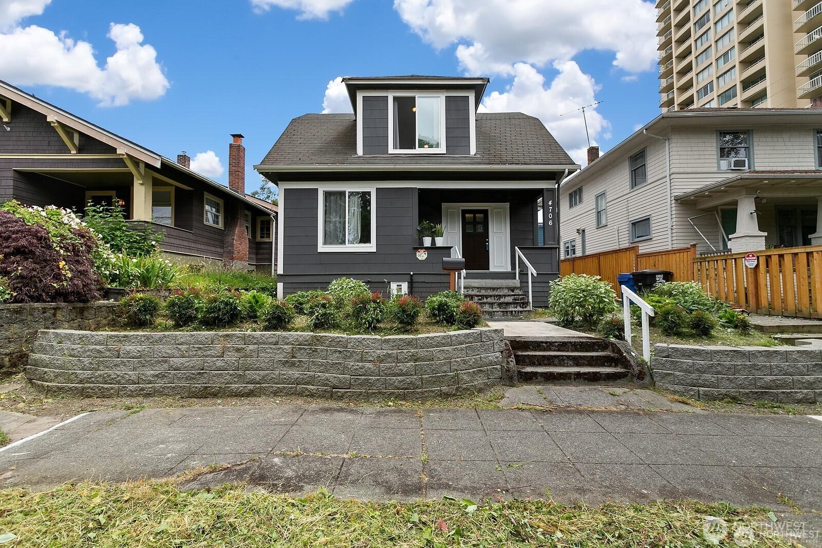 8th Ave Ne, Seattle, WA 98105