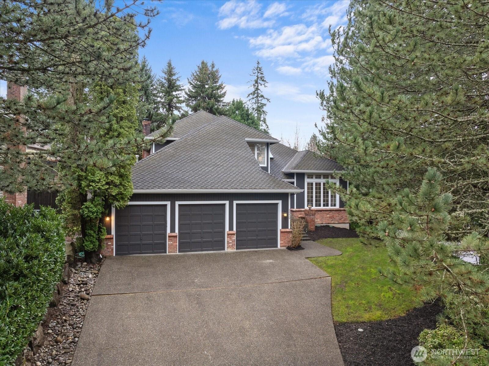 Se 42nd Pl, Sammamish, WA 98029