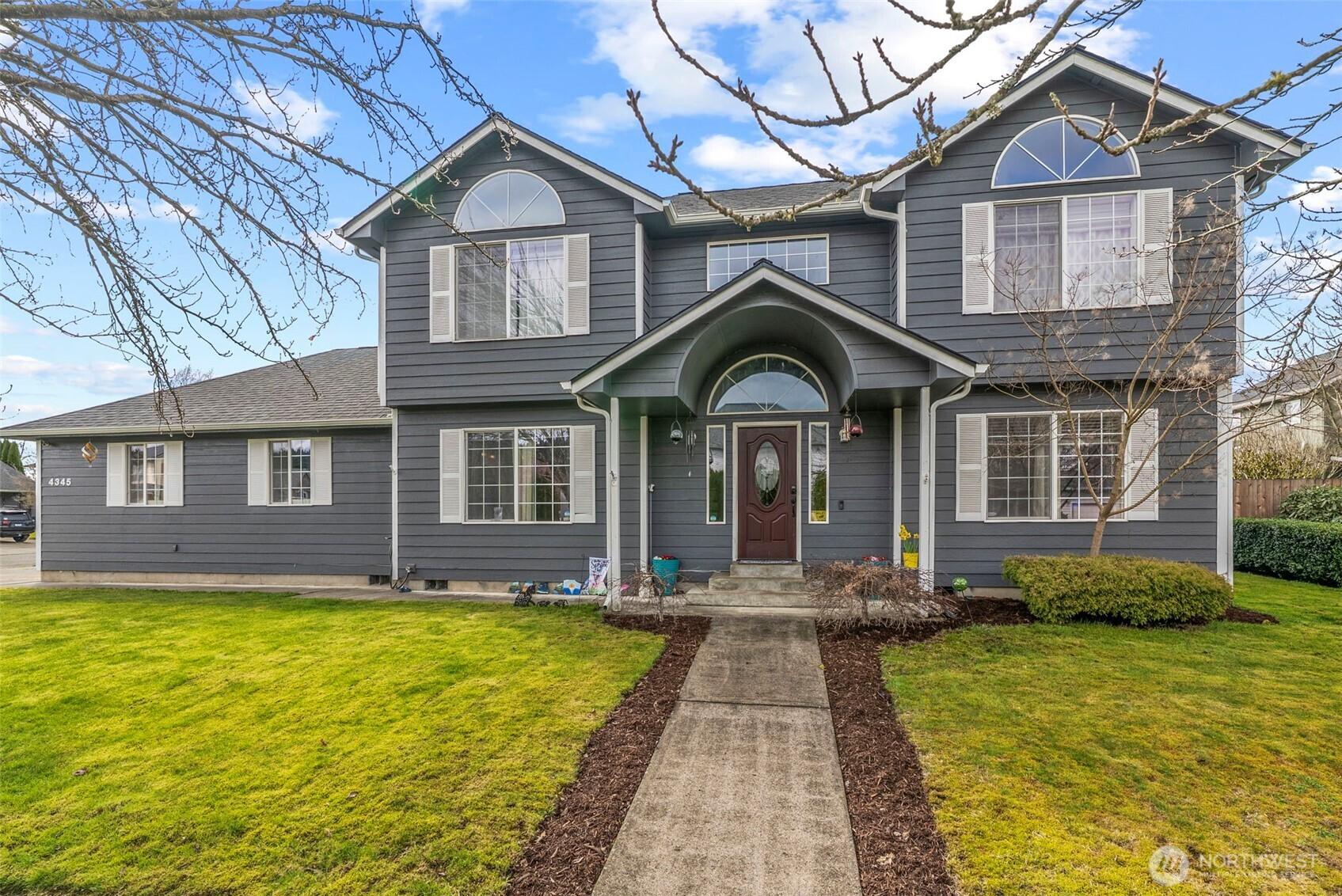 Pine St, Longview, WA 98632