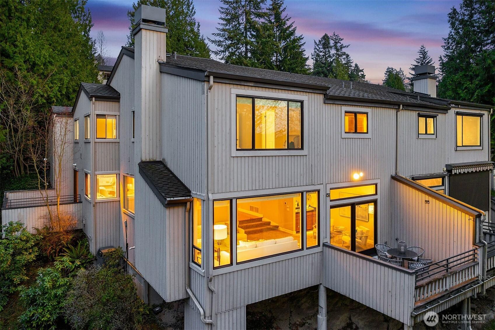 102nd Ln Ne, Kirkland, WA 98033