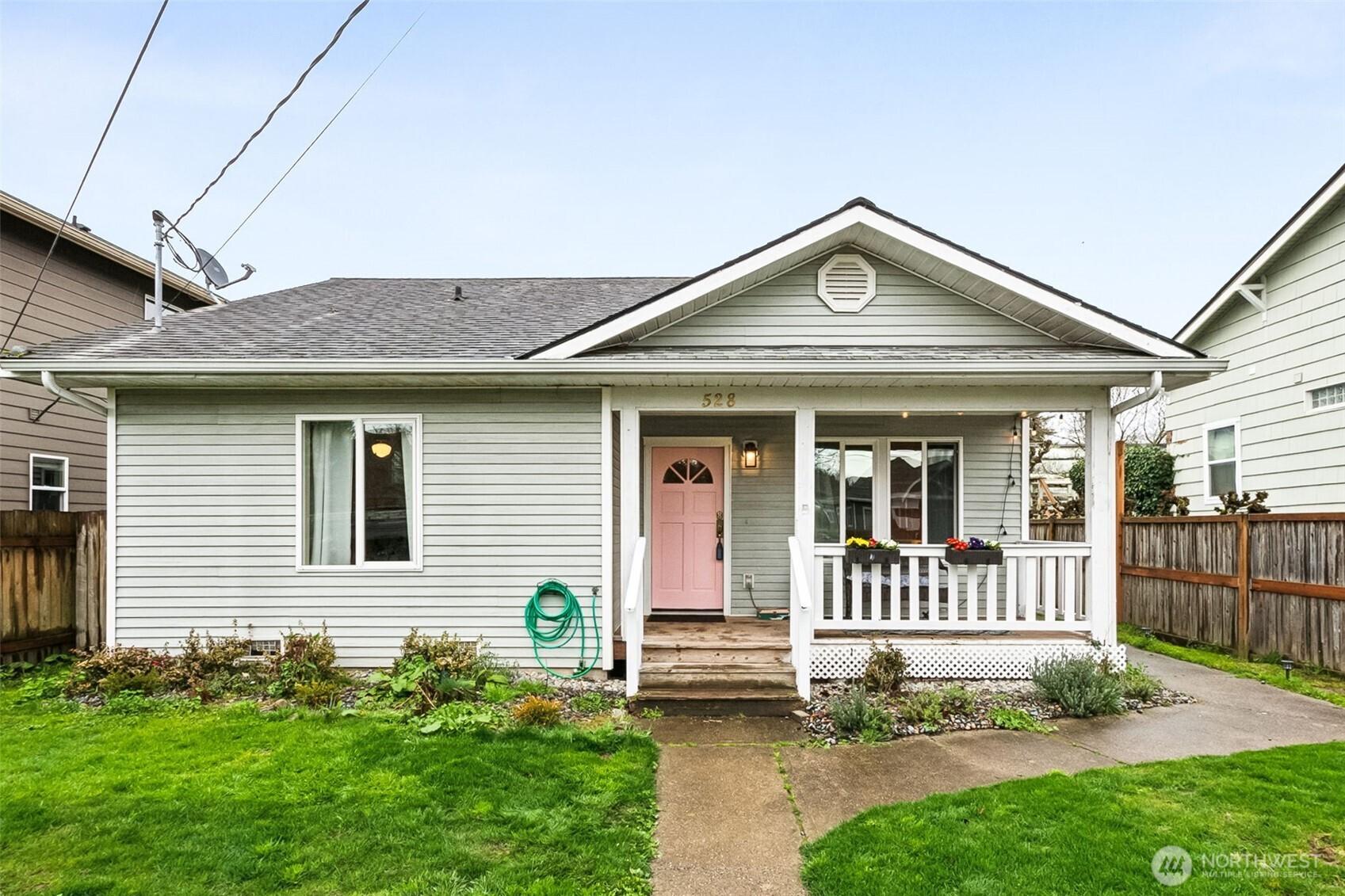 Pelly Ave N, Renton, WA 98057