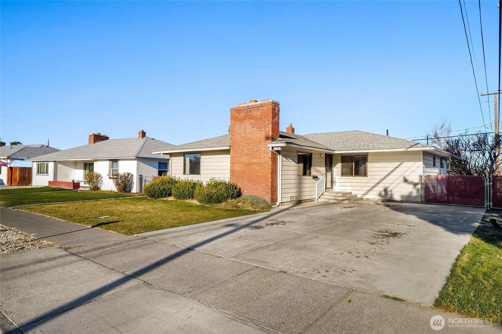 S Fairbanks Dr, Moses Lake, WA 98837