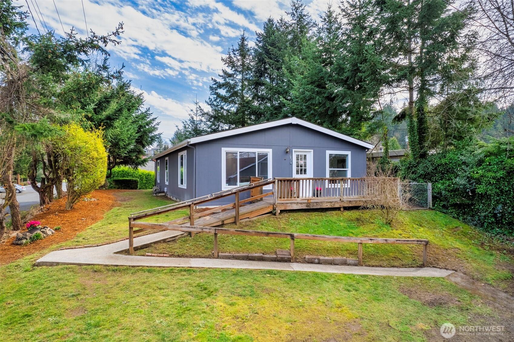 N Constitution Ave, Bremerton, WA 98312