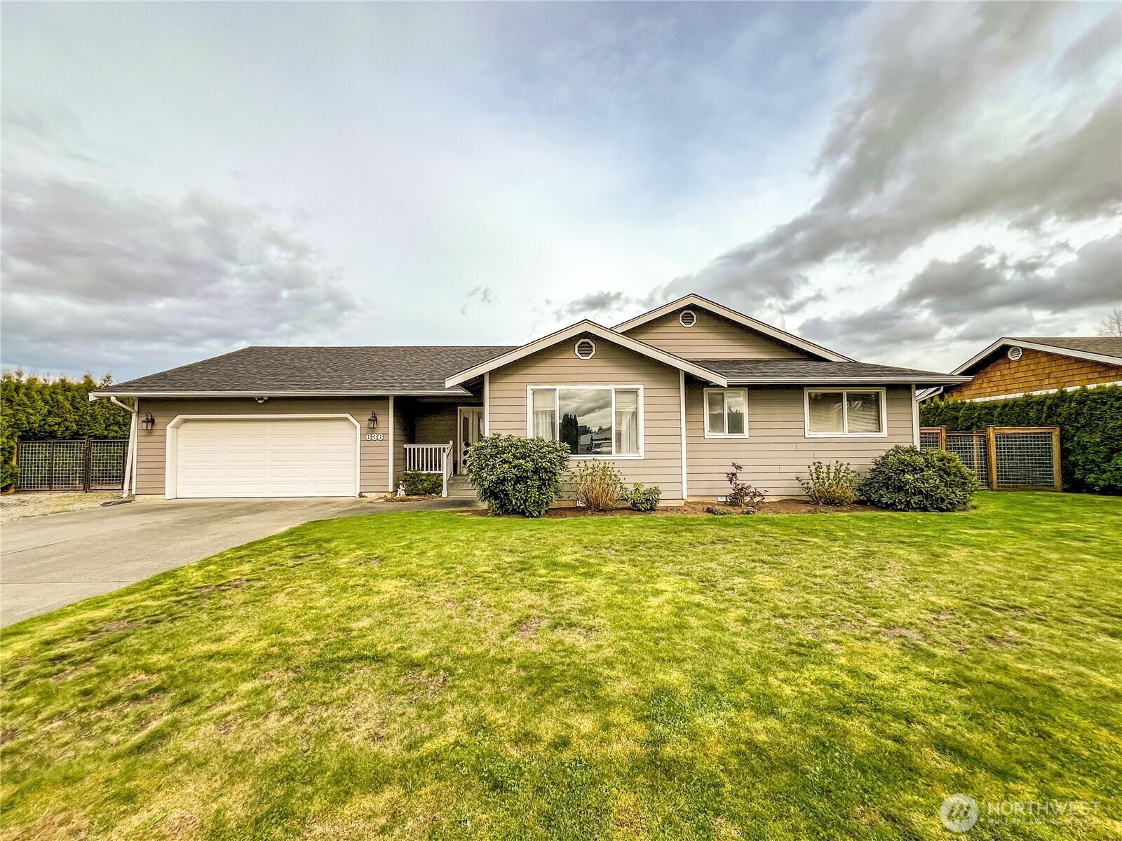 Dahlia St, Lynden, WA 98264