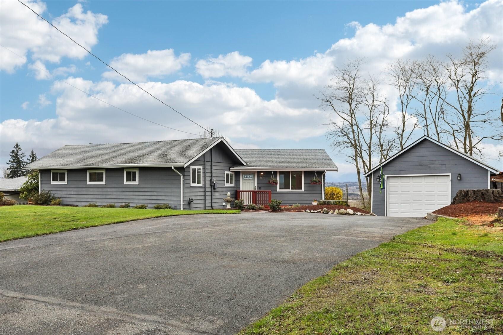 Commercial Ave, Everett, WA 98203