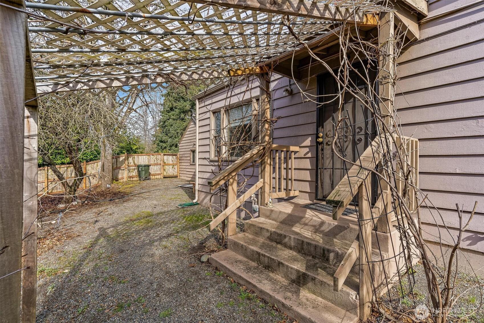 Canyon Dr, Kent, WA 98030
