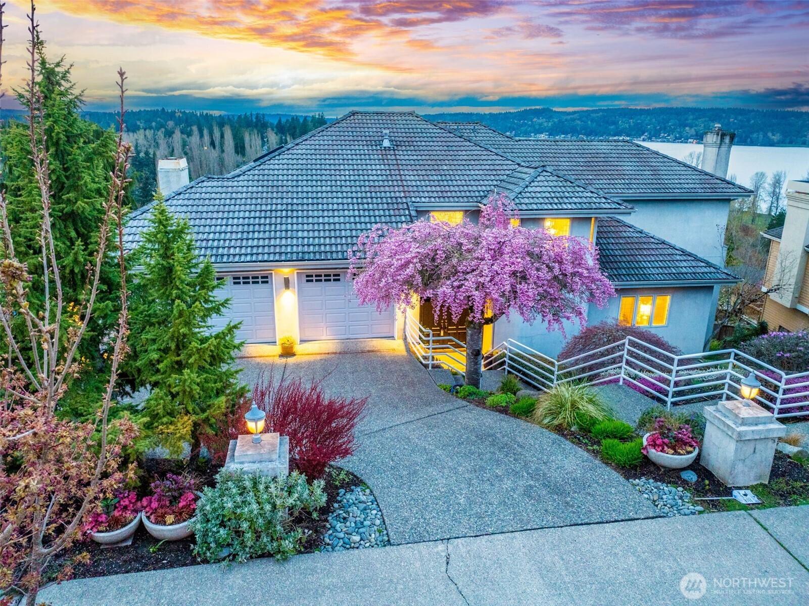 Paisley Dr Ne, Seattle, WA 98115