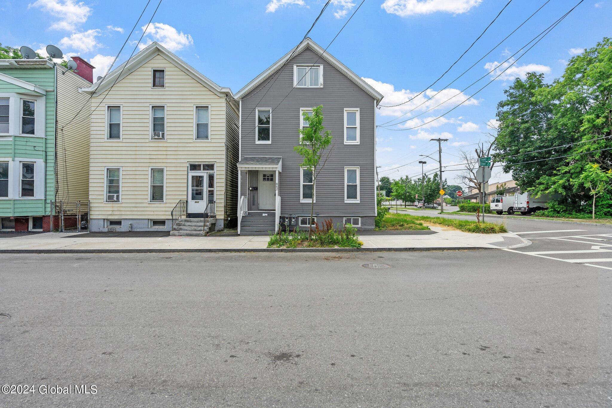 3rd St, Albany, NY 12206