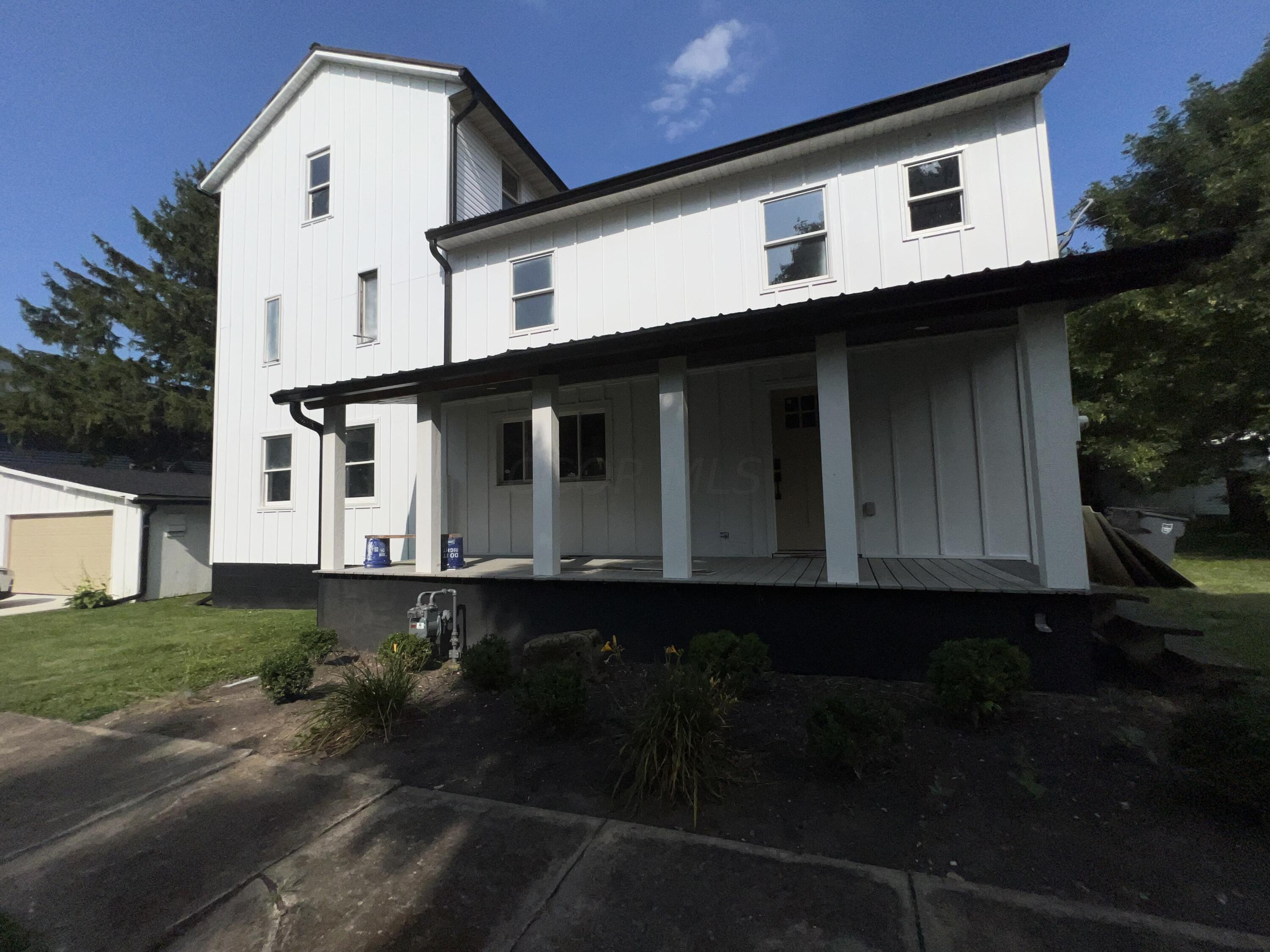 Broad St, Millersport, OH 43046