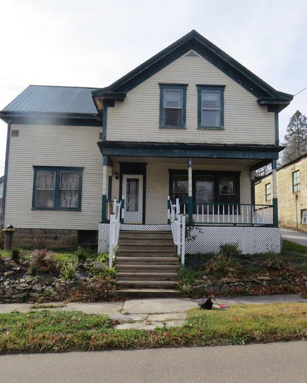 S Jefferson St, Belmont, OH 43718