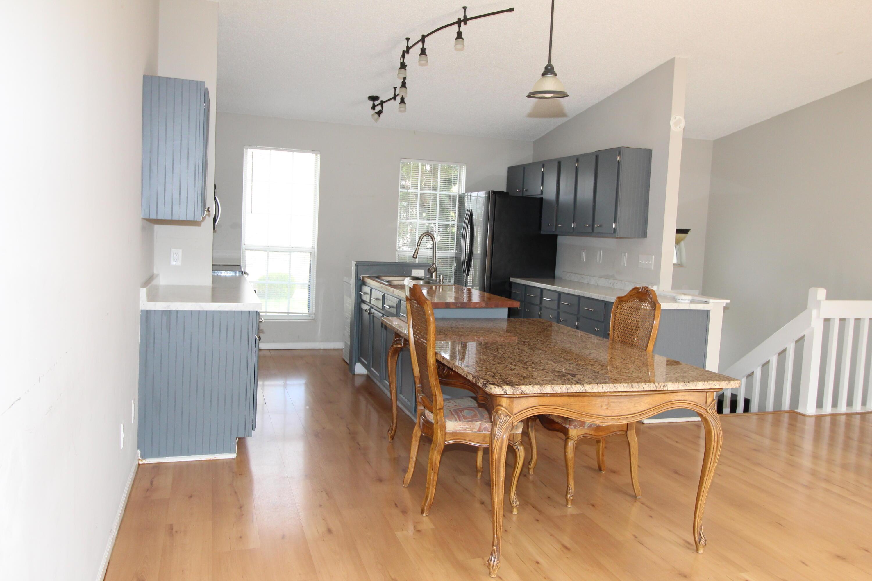Silver Bow Dr, Hilliard, OH 43026