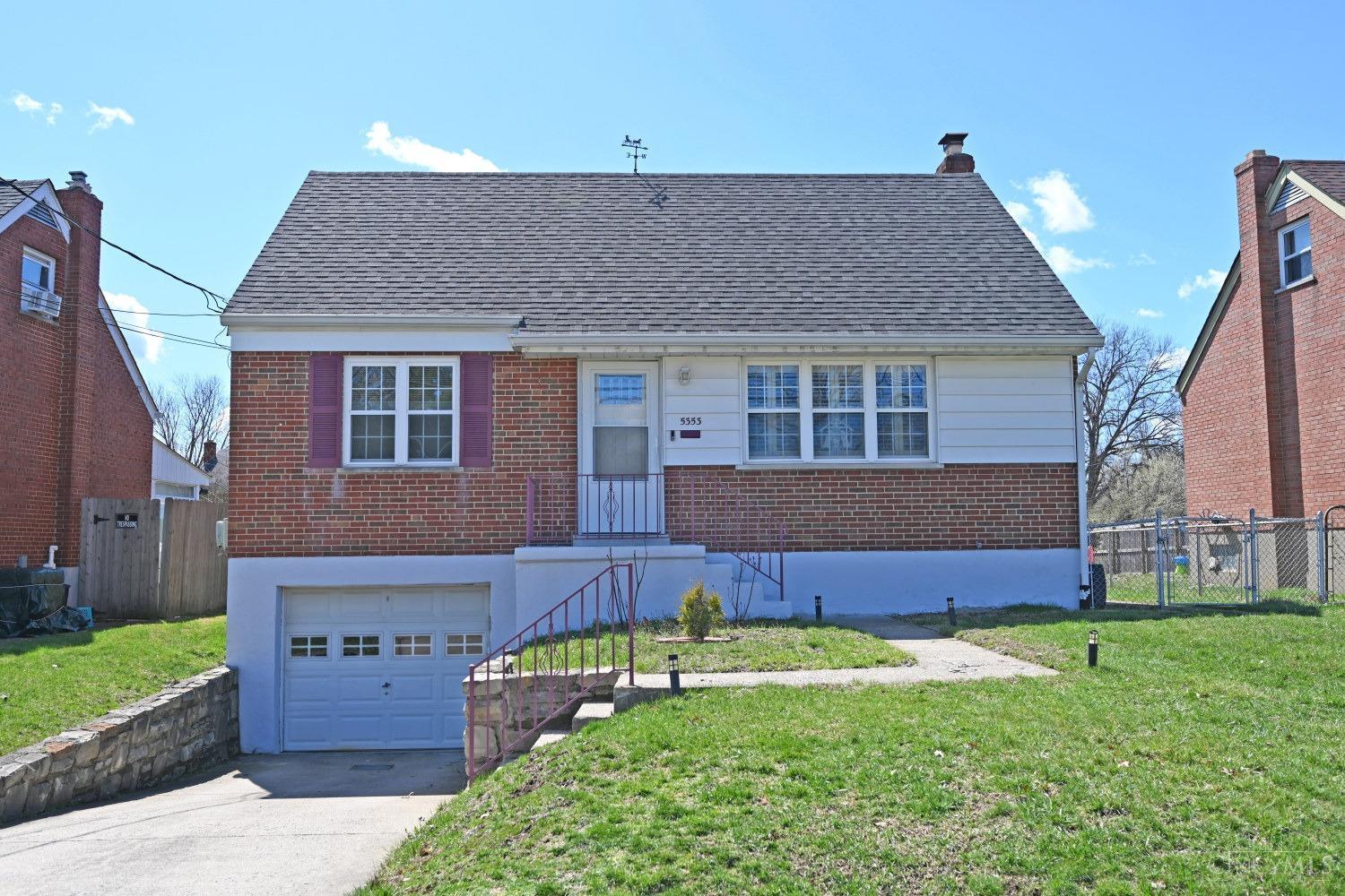 Plumridge Dr, Cincinnati, OH 45238