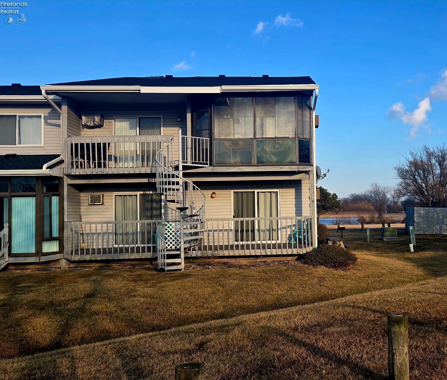 Teal Bnd, Oak Harbor, OH 43449