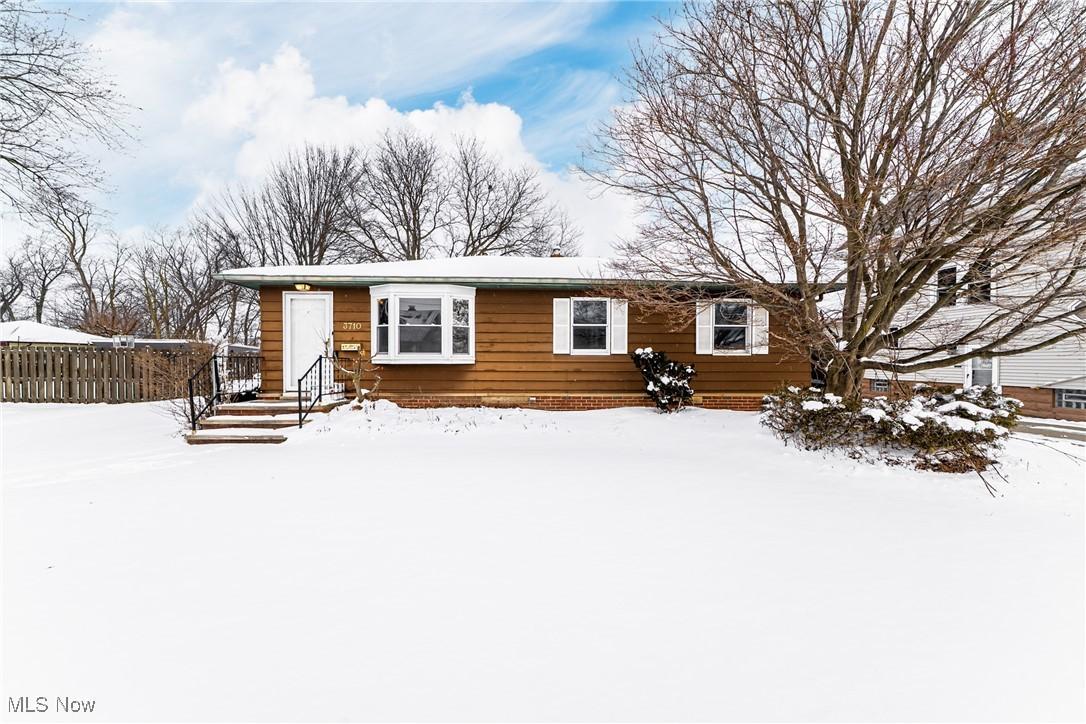 Tuxedo Ave, Cleveland, OH 44134