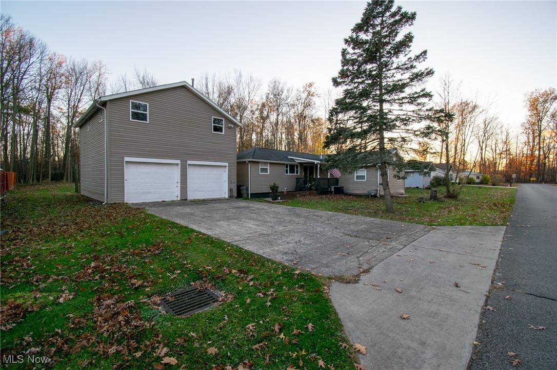 University Dr, Geneva, OH 44041