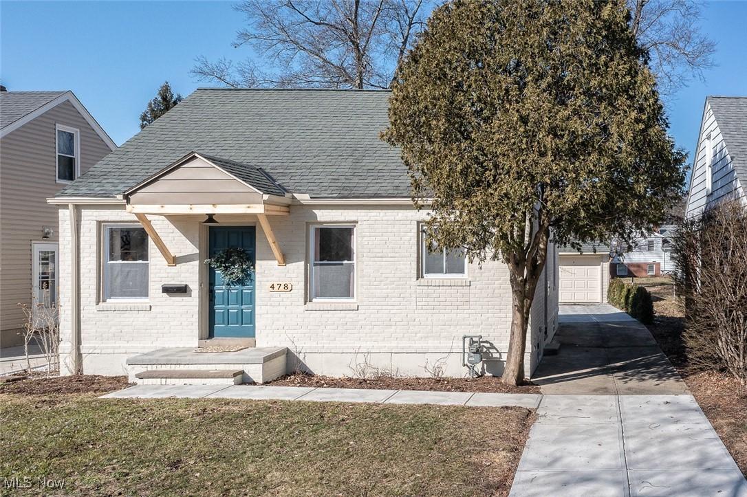 Huntmere Dr, Bay Village, OH 44140