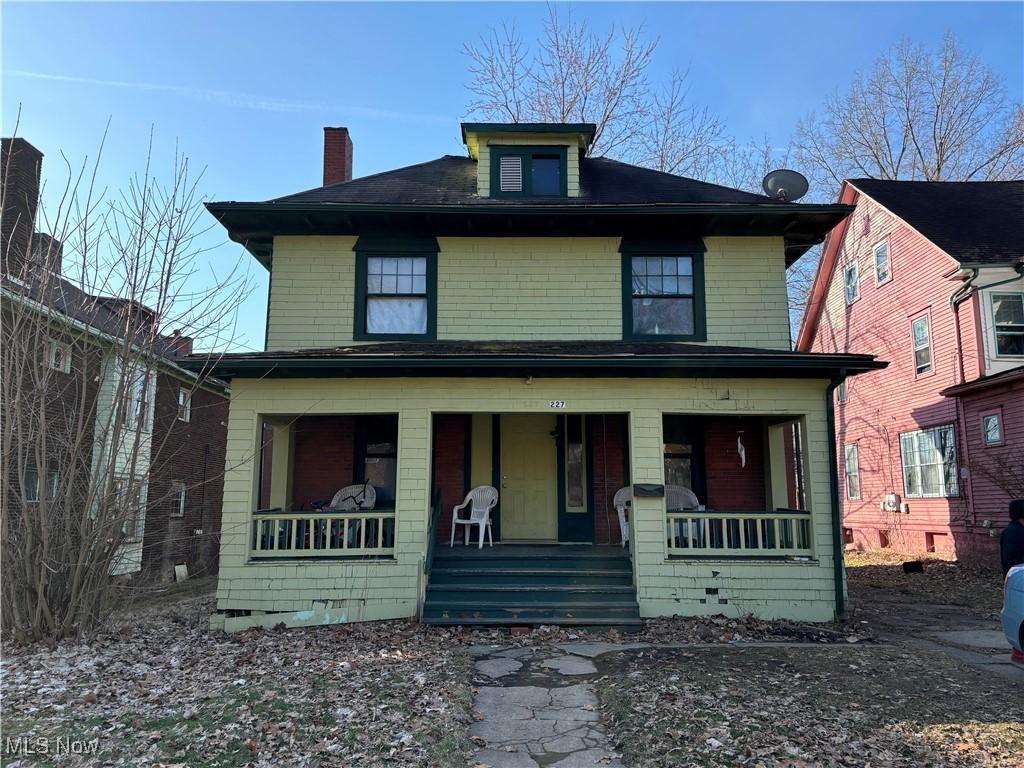 Lora Ave, Youngstown, OH 44504