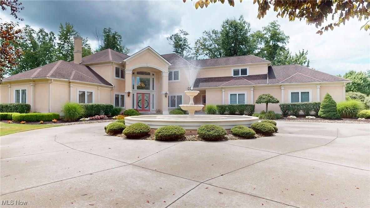 Berwick Cir, Aurora, OH 44202