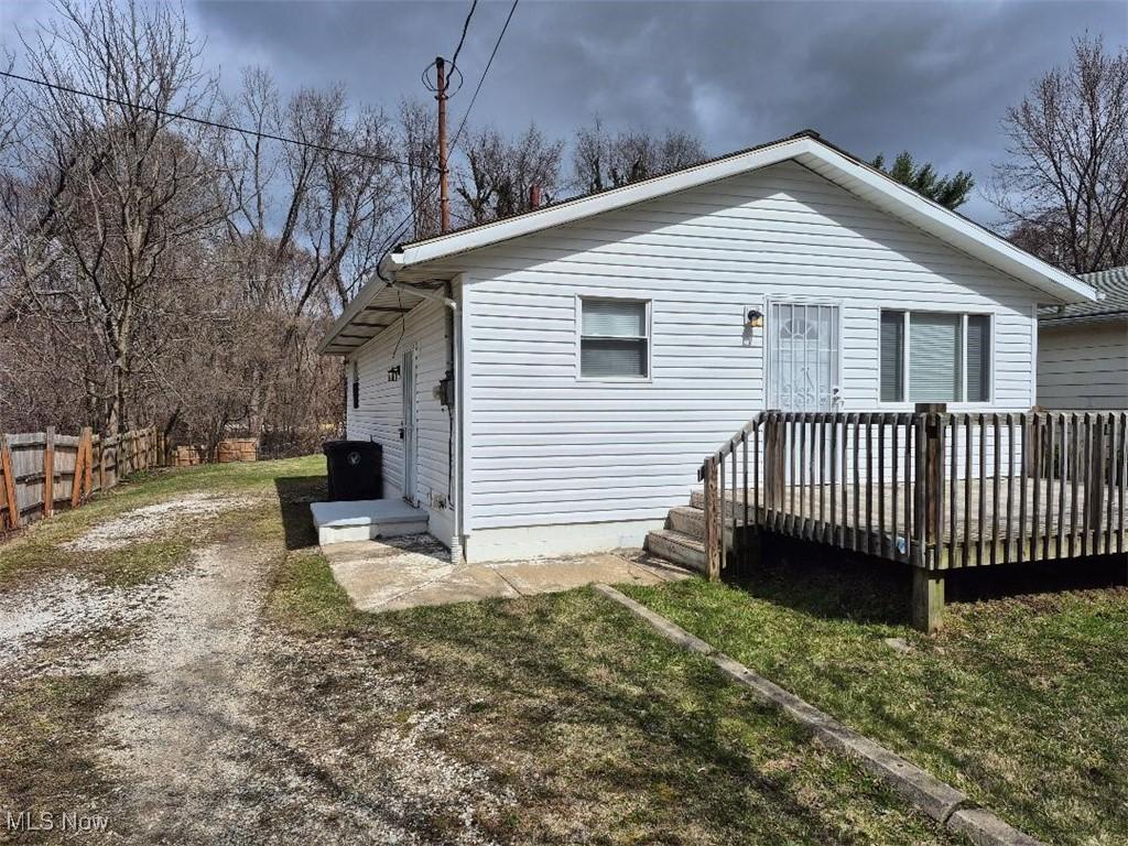 Sparhawk Ave, Akron, OH 44305
