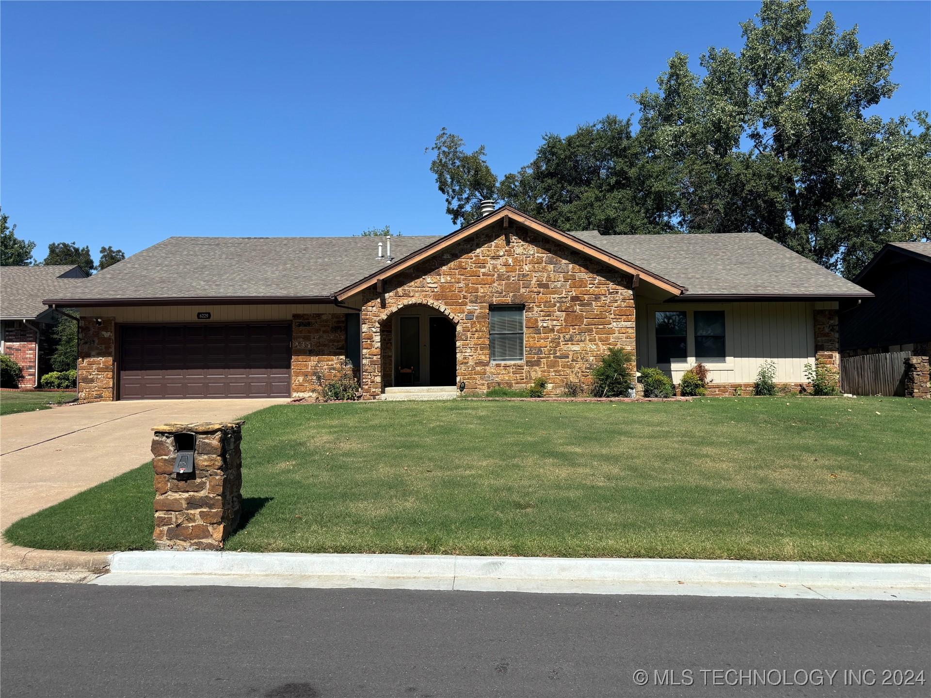 E 78th Pl, Tulsa, OK 74136
