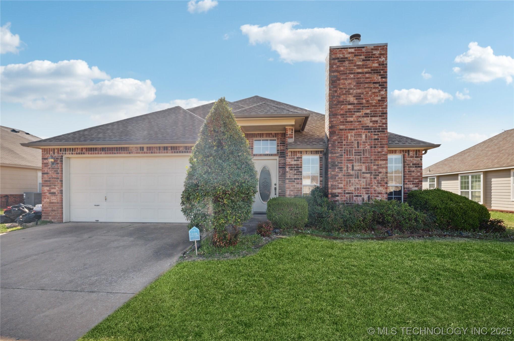 S Oak Ave, Broken Arrow, OK 74011