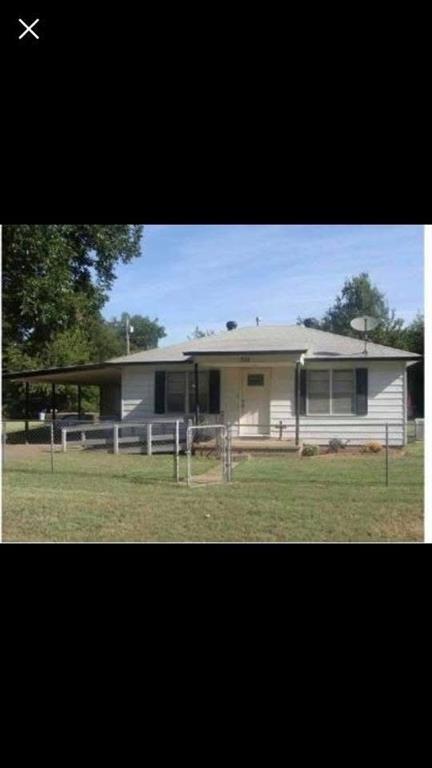 E Young St, Marlow, OK 73055