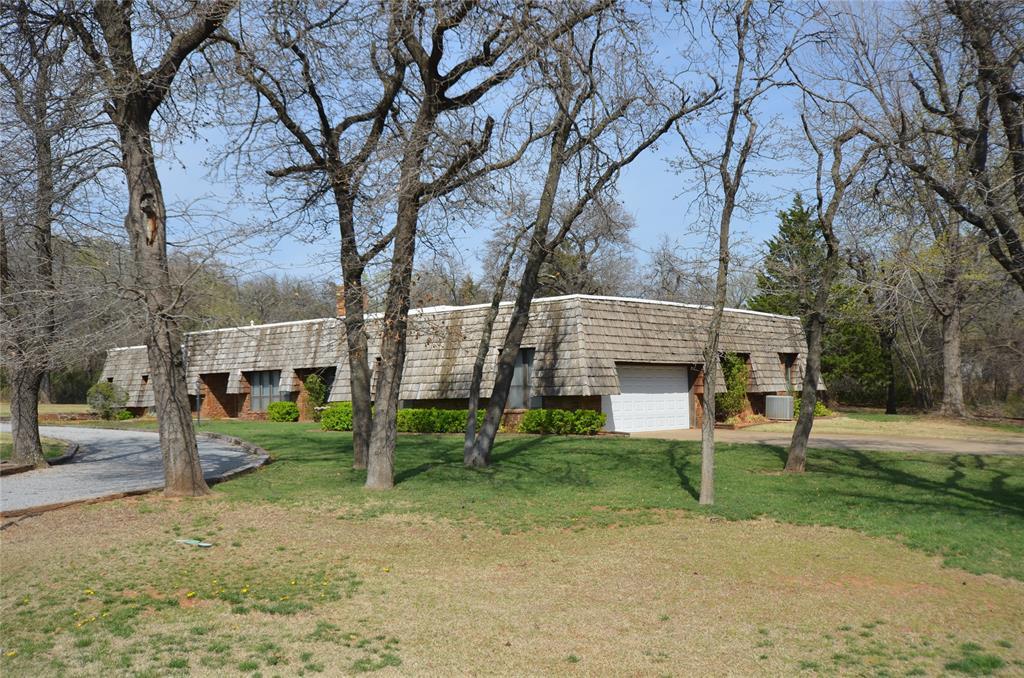Summit Dr, Edmond, OK 73034