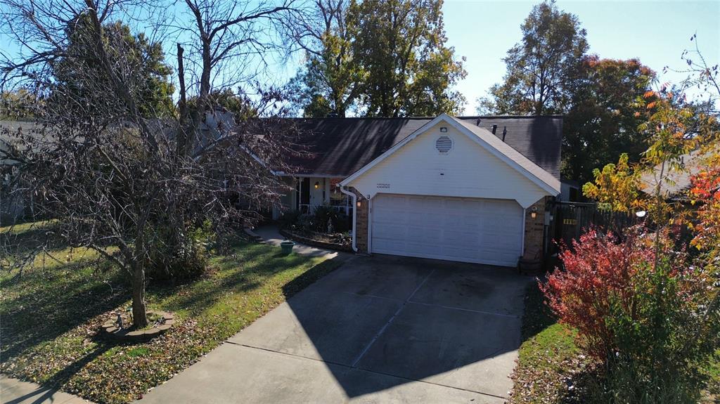 Shorewood Ln, Edmond, OK 73003