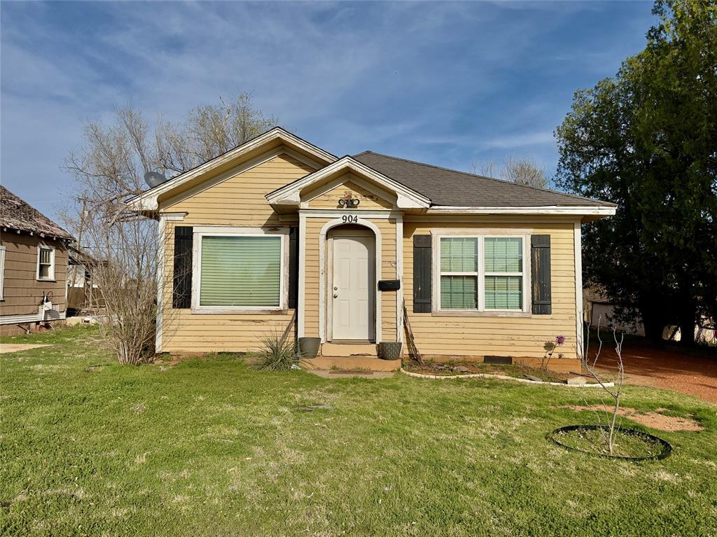 N Julian St, Altus, OK 73521