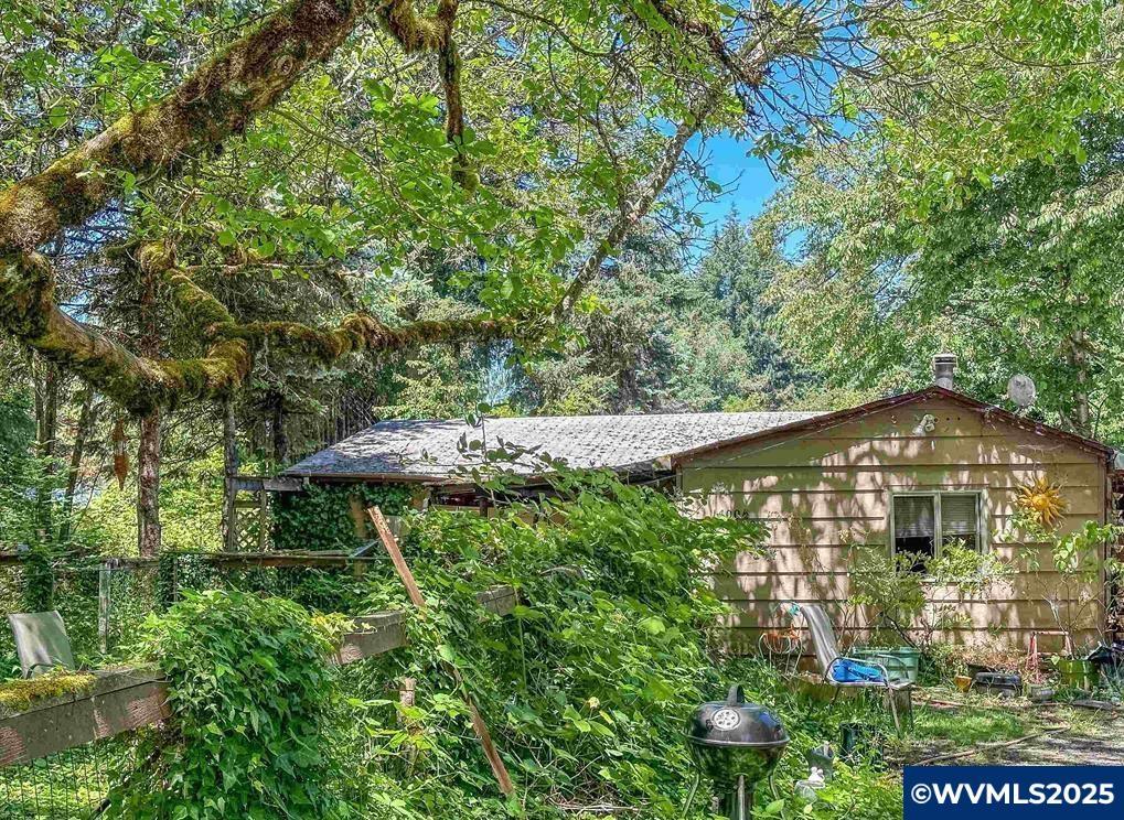 Nandina St, Sweet Home, OR 97386