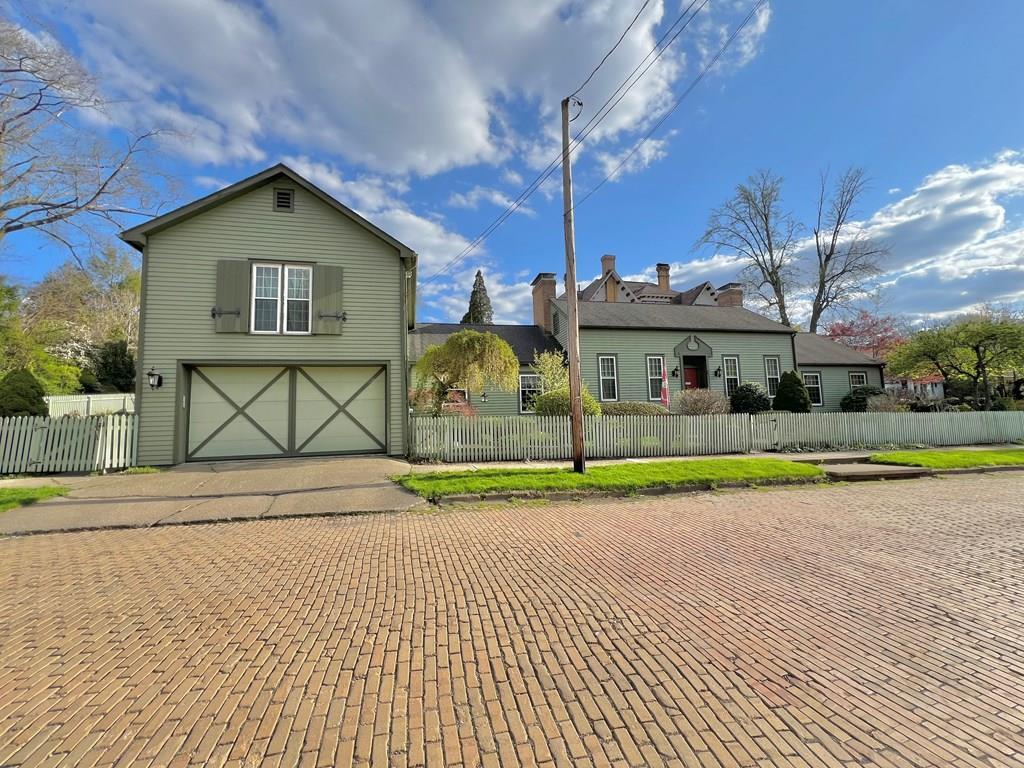 W 2nd St, Oil City, PA 16301