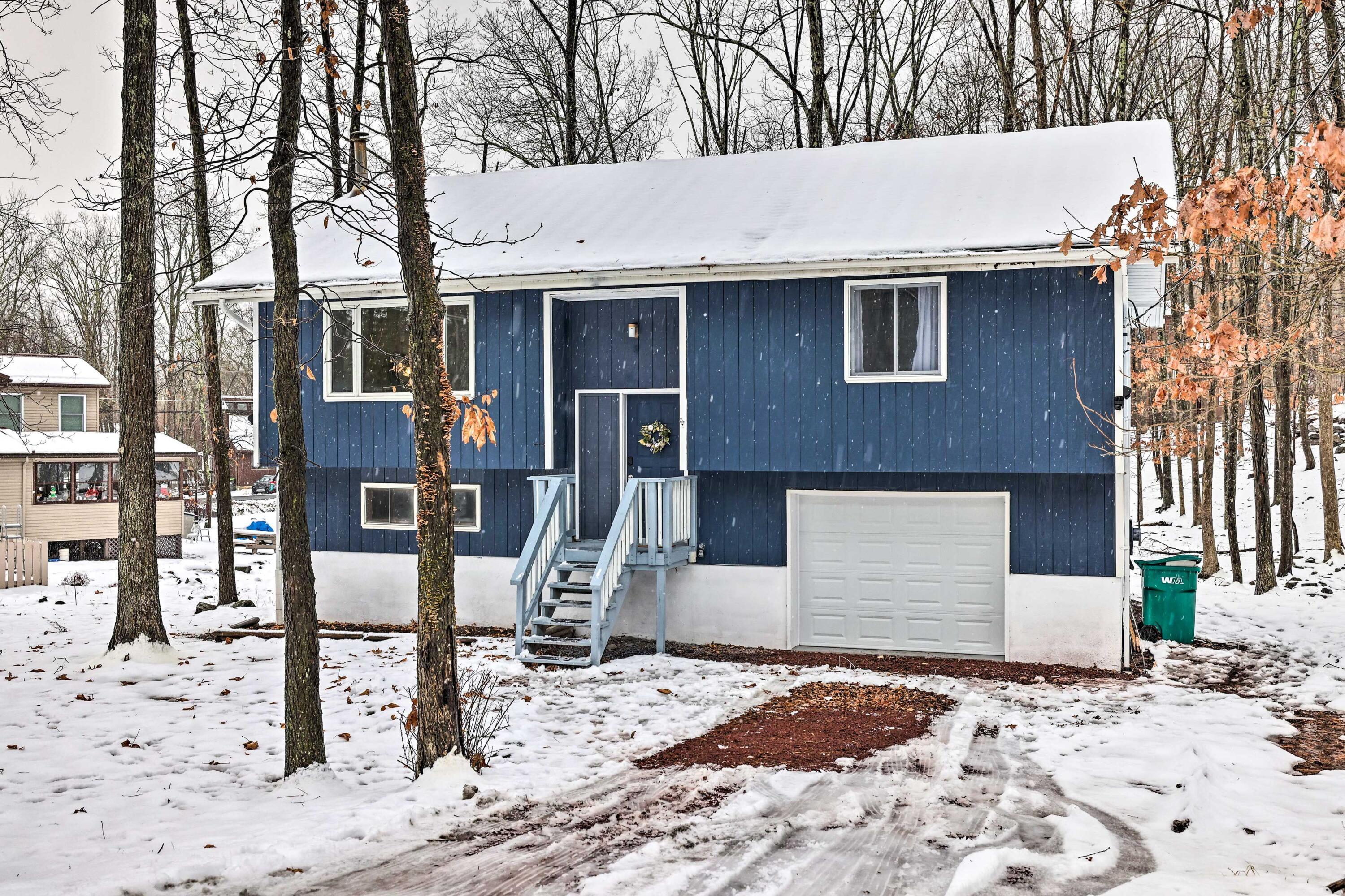 Pine Grove Dr, East Stroudsburg, PA 18301