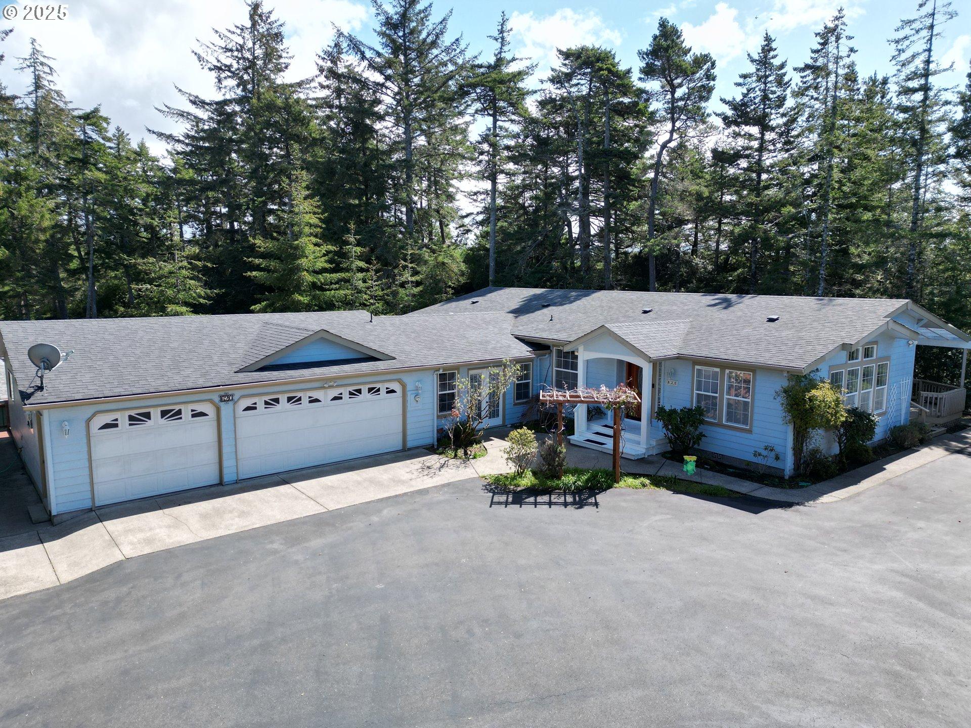 38th Pl, Florence, OR 97439
