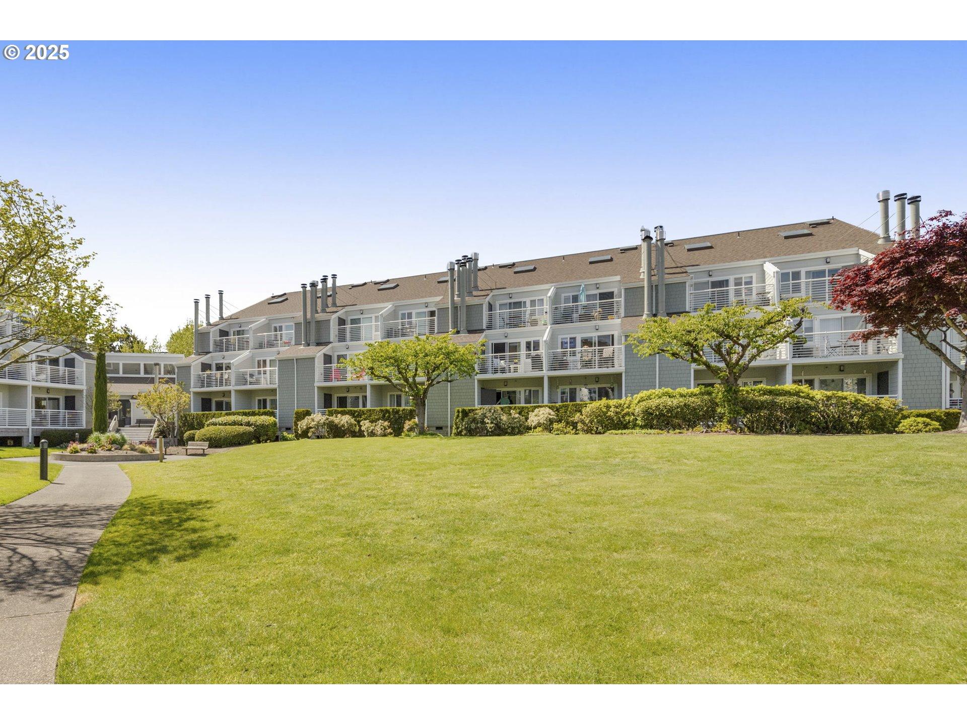 N Hayden Bay Dr, Portland, OR 97217
