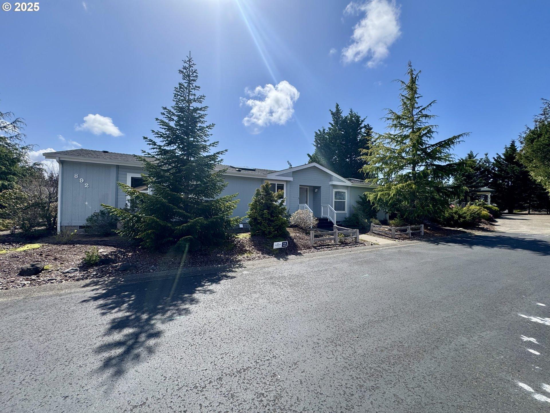 32nd Pl, Florence, OR 97439