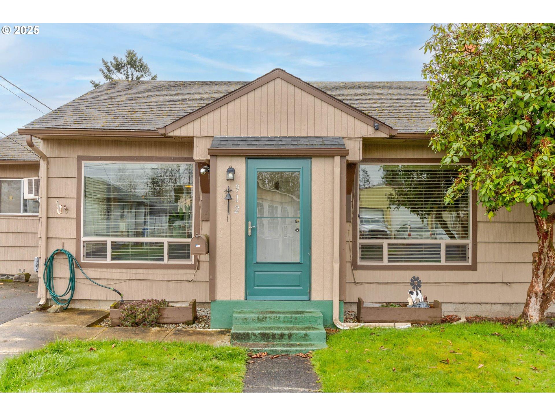 S 3rd Ave, Kelso, WA 98626