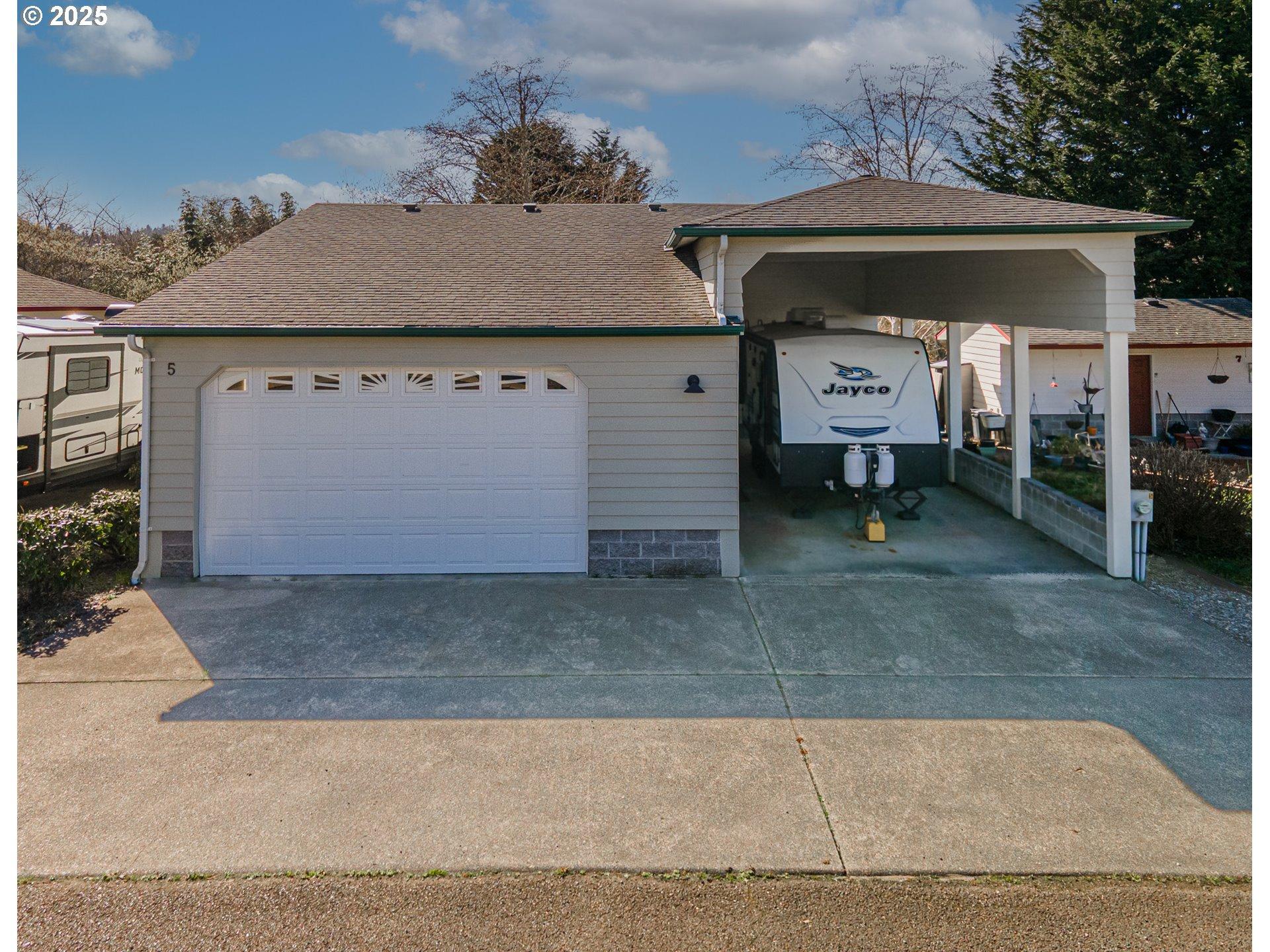 Creek Ln, Lakeside, OR 97449