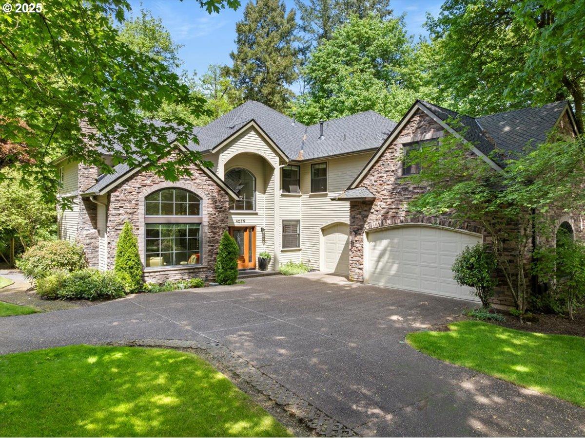Dogwood Dr, Lake Oswego, OR 97035