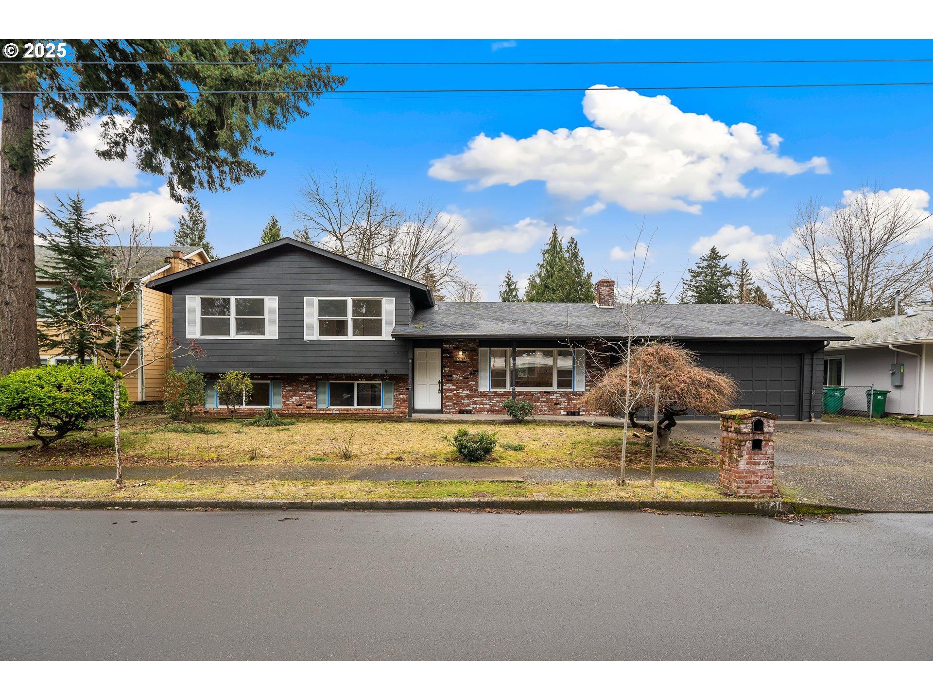 Ne Couch St, Portland, OR 97230