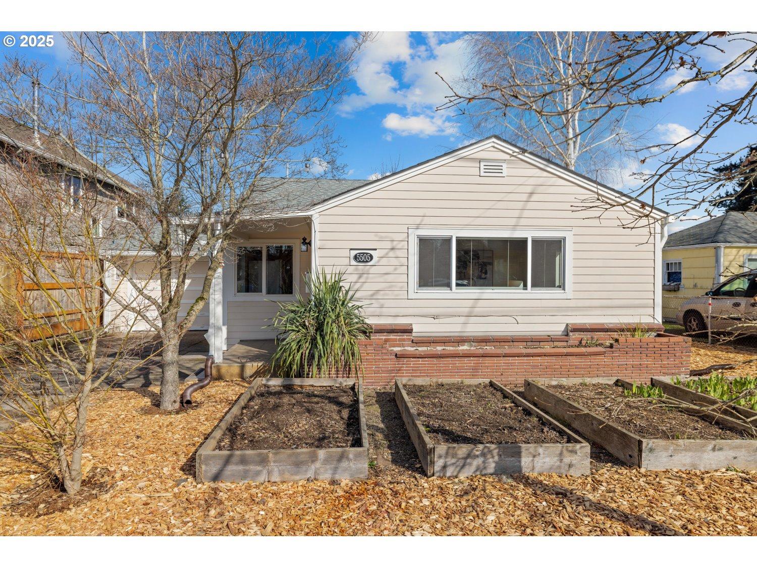 Se Malden St, Portland, OR 97206