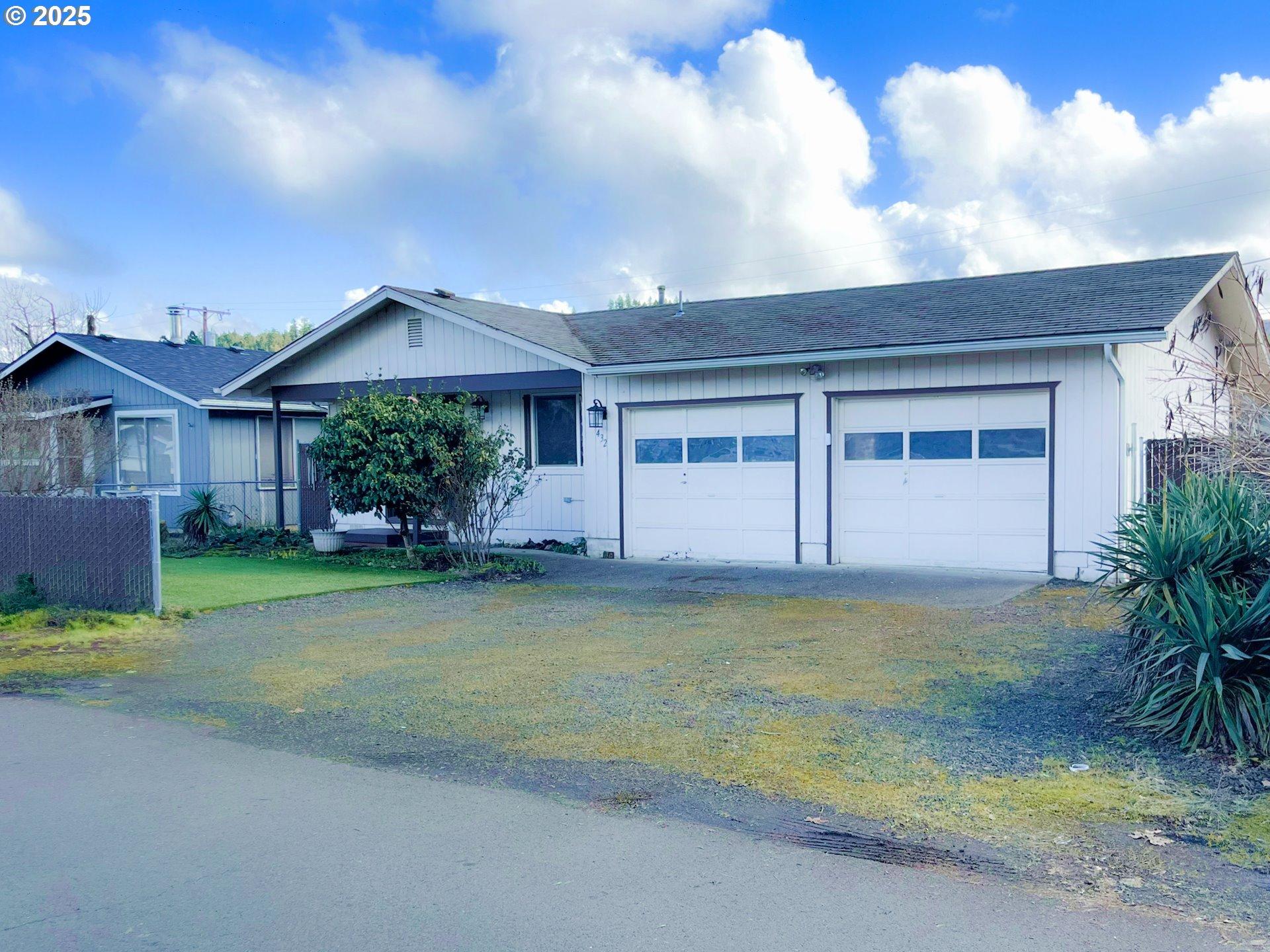 E Everett Ave, Sutherlin, OR 97479