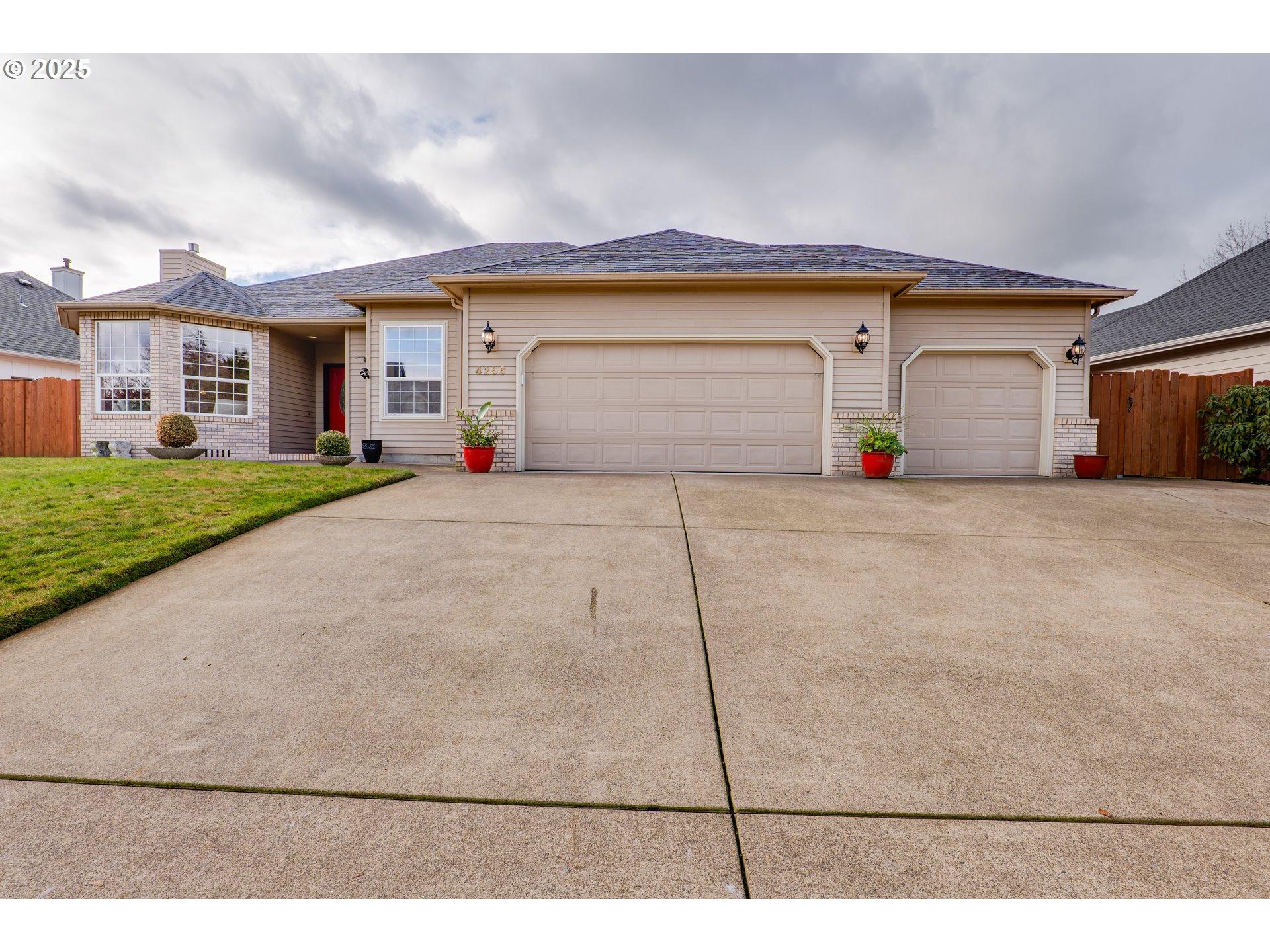 Altura St, Eugene, OR 97404