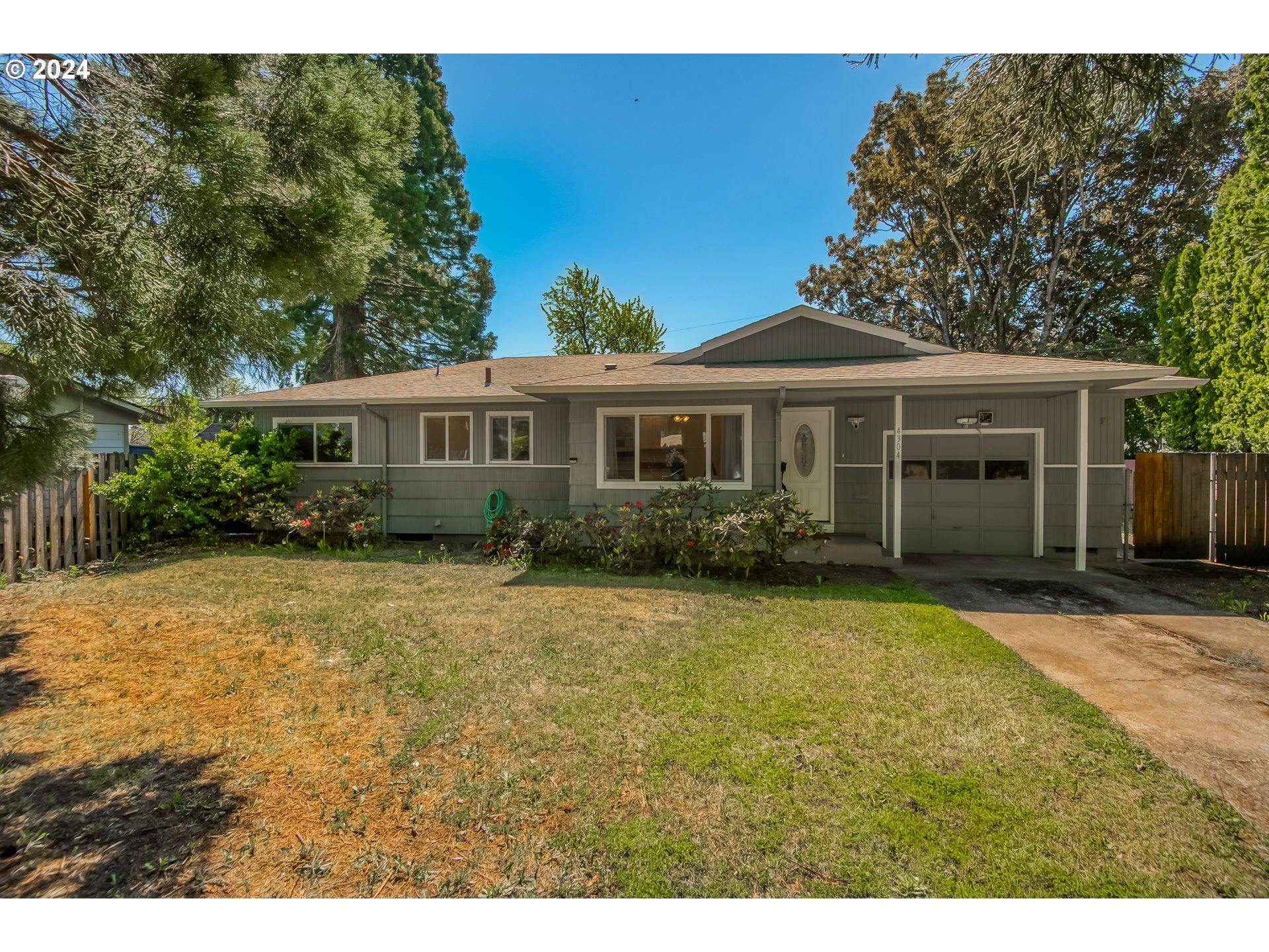 Se Fieldcrest Dr, Portland, OR 97222