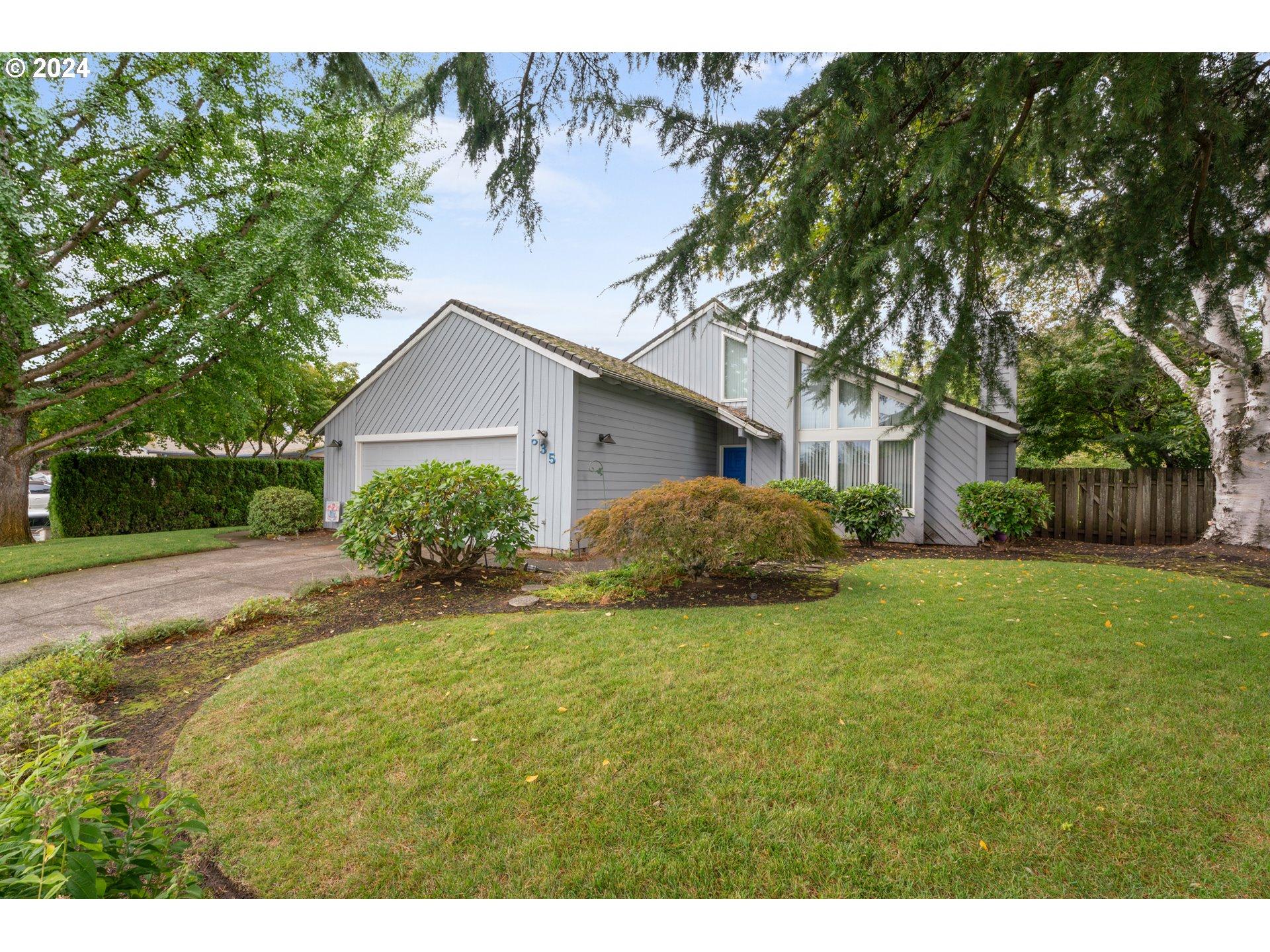 N Elm St, Canby, OR 97013