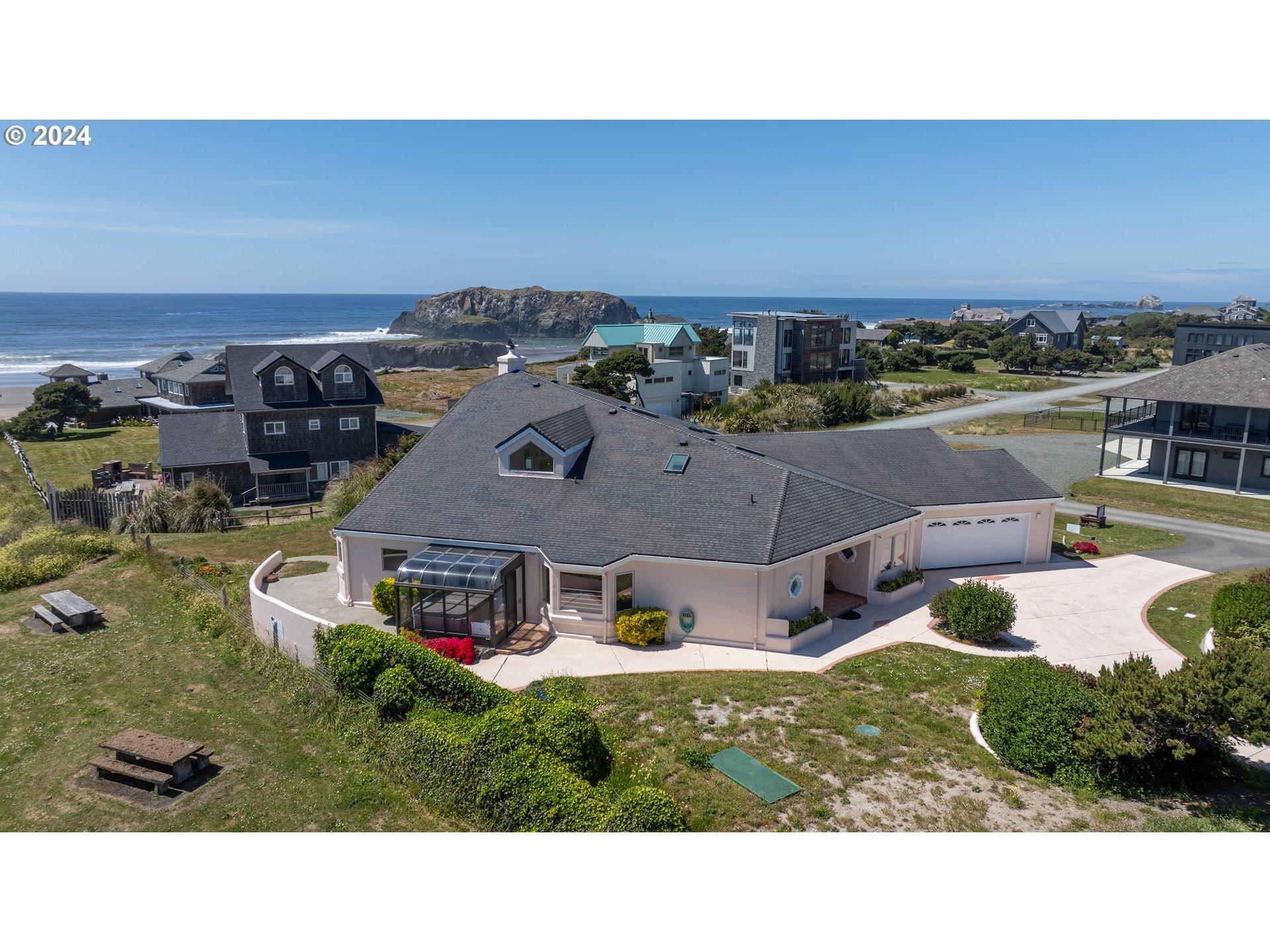 Saturn Ln, Bandon, OR 97411